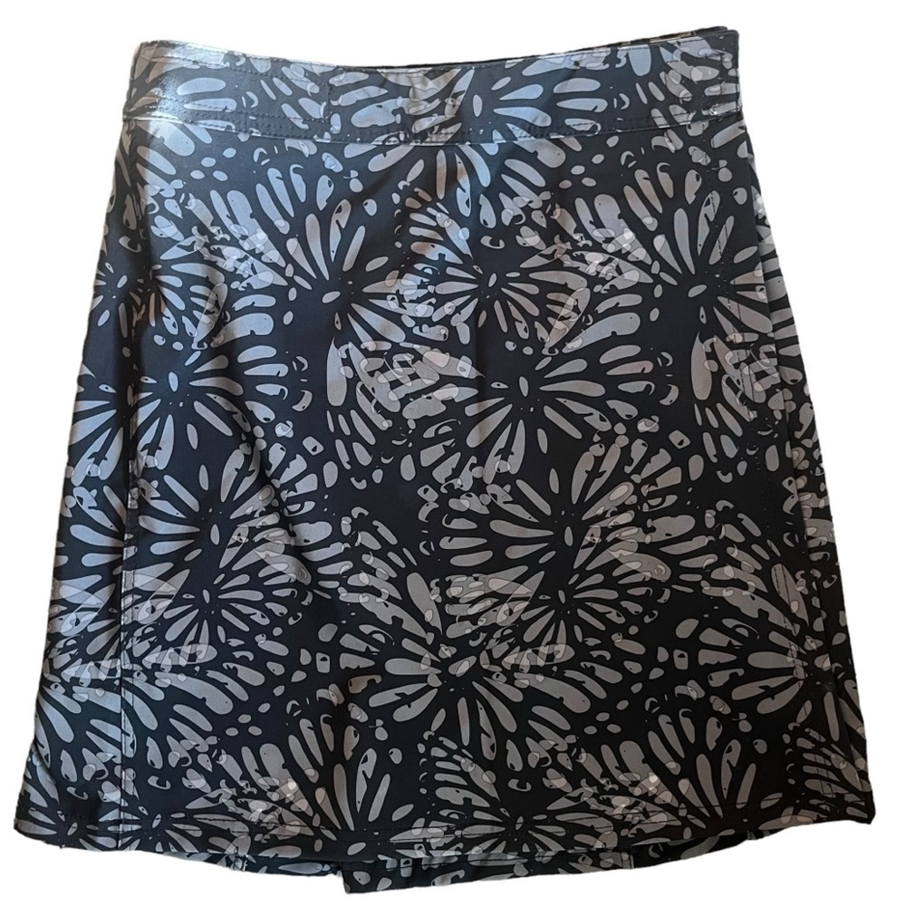 Rip Skirt Hawaii Gray and Black Floral Velcro Wrap Skirt Size S